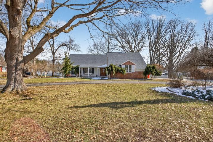 3825 W Walmont Road, Jackson, MI 49203