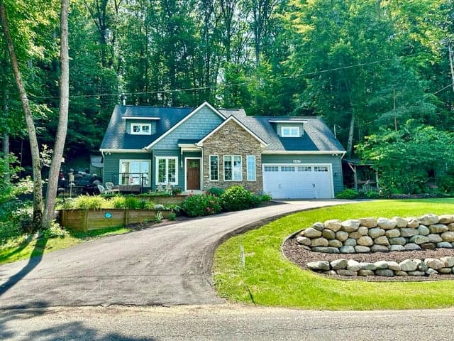 5217 S Centerline Road, Newaygo, MI 49337