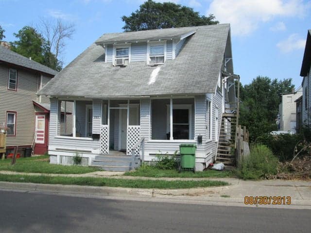 395 A and B E Burnham Street, Battle Creek, MI 49014