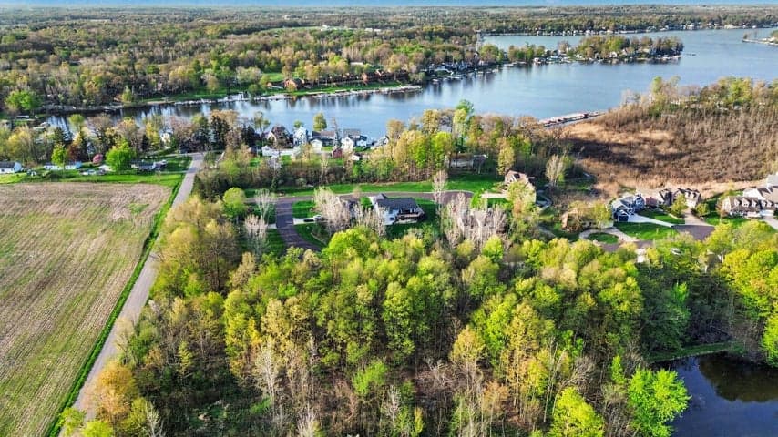 8655 Heron Court, Watervliet, MI 49098