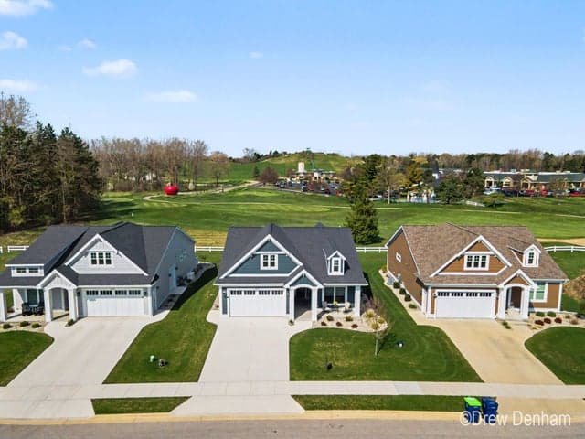 4219 Village Green Drive, Freeland, MI 48623