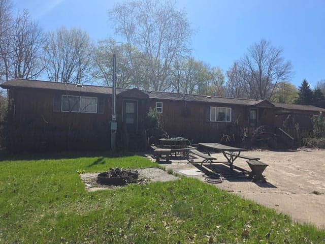 6772 N Claeys Drive, Fountain, MI 49410