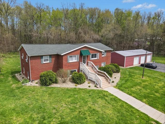 10477 S Sprinkle Road, Vicksburg, MI 49097