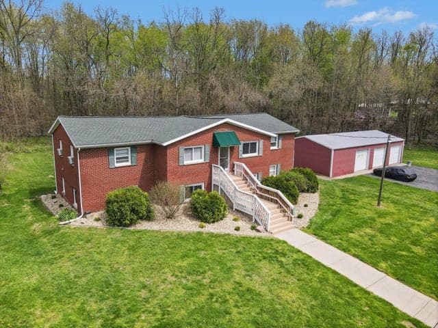 10477 S Sprinkle Road, Vicksburg, MI 49097