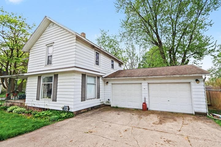 126 E South Street, Vicksburg, MI 49097