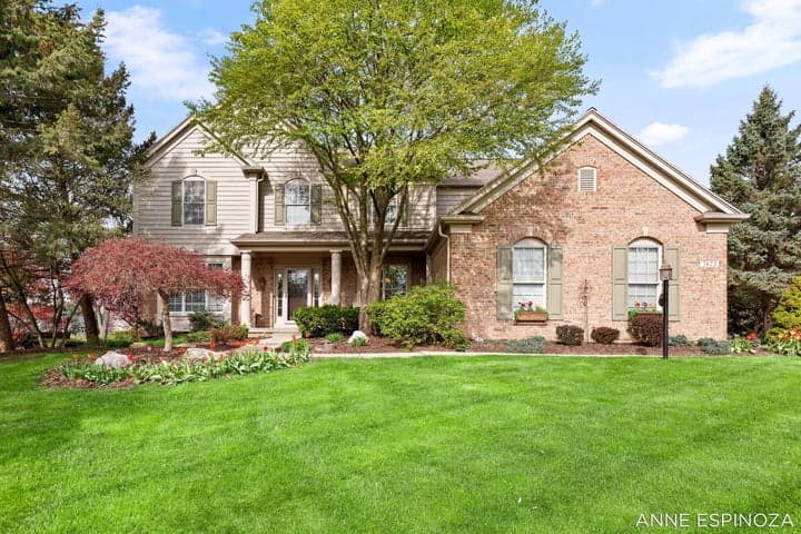 7423 Old Lantern Drive SE, Caledonia, MI 49316
