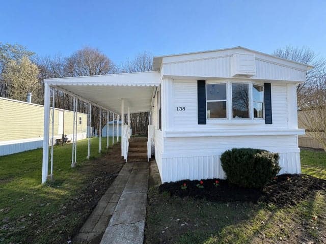 1281 E Pontaluna Road 138, Norton Shores, MI 49456