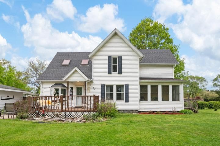 5232 Washington Avenue, St. Joseph, MI 49085