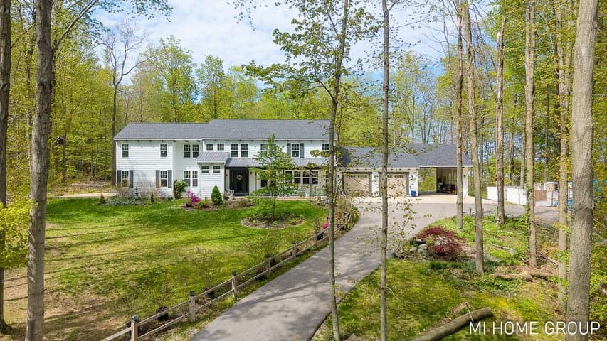 6467 118th Avenue, Fennville, MI 49408