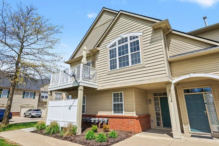 4324 Hampton Ridge Boulevard, Howell, MI 48843