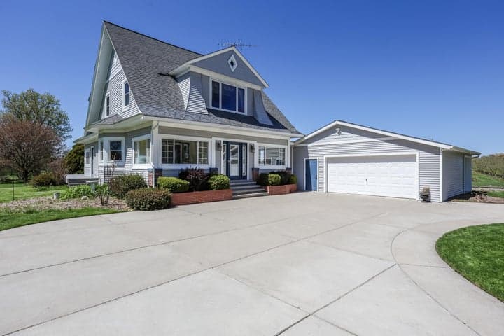 3338 W Abbey Road, Hart, MI 49420
