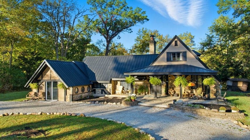 1614 Cedar Point Drive, Niles, MI 49120