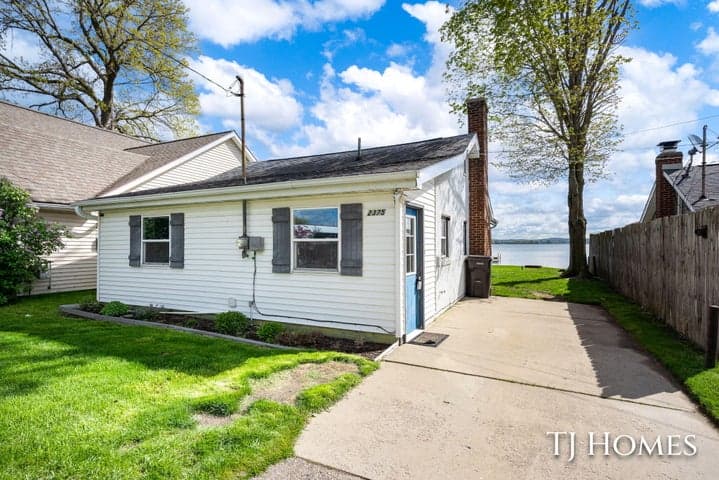 2375 & 2375.5 Patterson Road, Shelbyville, MI 49344