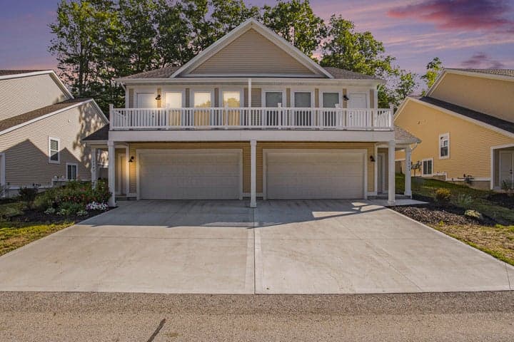 17539 Beechwood Lane, Spring Lake, MI 49456