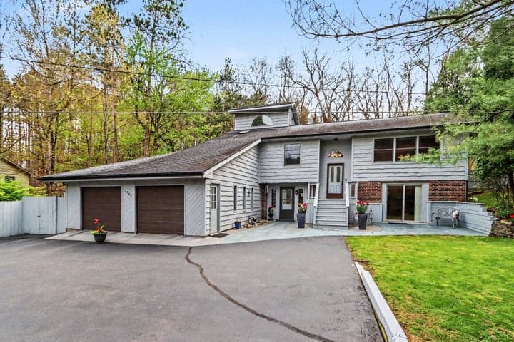 6700 N Sprinkle Road, Kalamazoo, MI 49004
