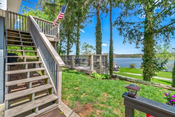 1050 Earlyn Drive, Hillsdale, MI 49242
