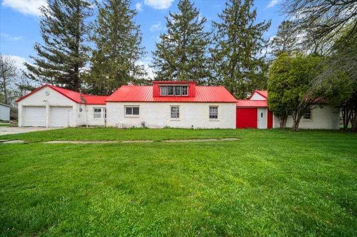 5599 Howard City Edmore Road, Vestaburg, MI 48891