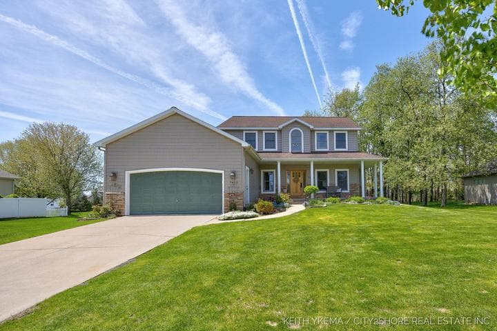 7453 Southwood SW, Byron Center, MI 49315