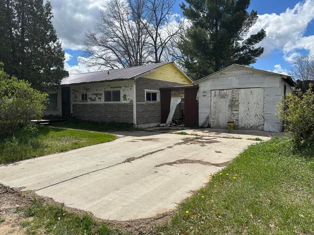 5967 S Forman Road, Baldwin, MI 49304