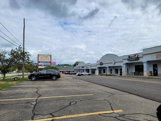 1149 S Washington Avenue, Holland, MI 49423