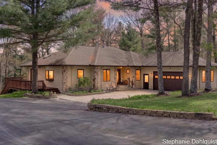 9160 Mill Pond Trail, Whitehall, MI 49461