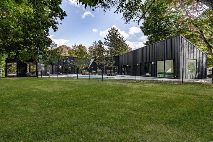 13892 Rea Avenue, Harbert, MI 49115