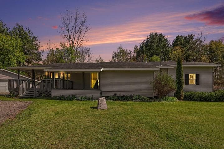 8653 Chain O Lakes Drive, Delton, MI 49046