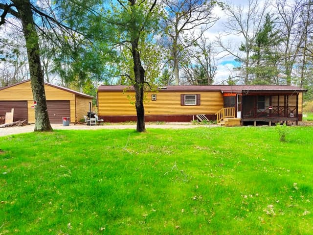 9189 S Oakland Drive, Baldwin, MI 49304