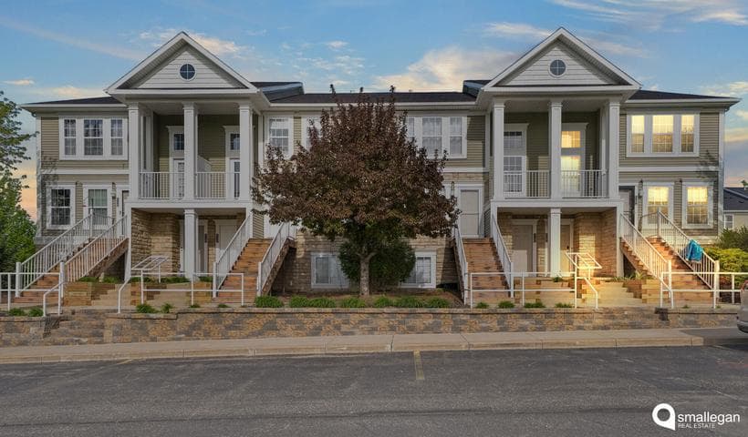 4874 Ausable River Drive 7, Wyoming, MI 49418