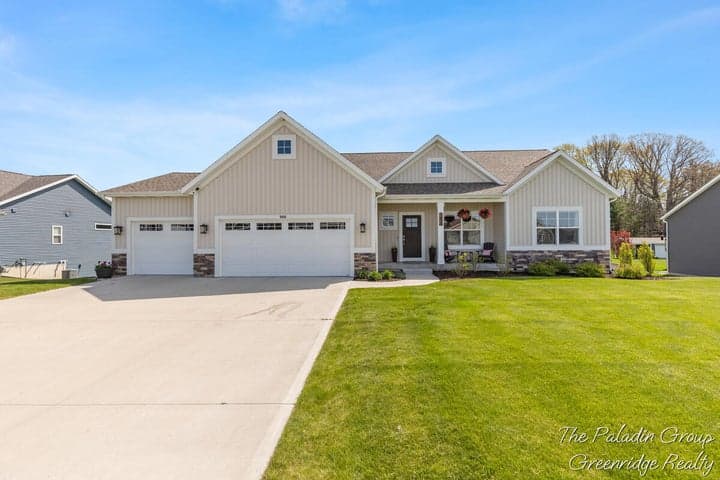 9404 Shoreway Drive, West Olive, MI 49460