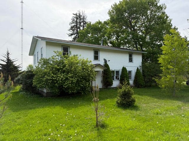 21339 County Road 687, Bangor, MI 49013