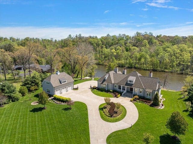 13741 S Indian Springs Road, Buchanan, MI 49107