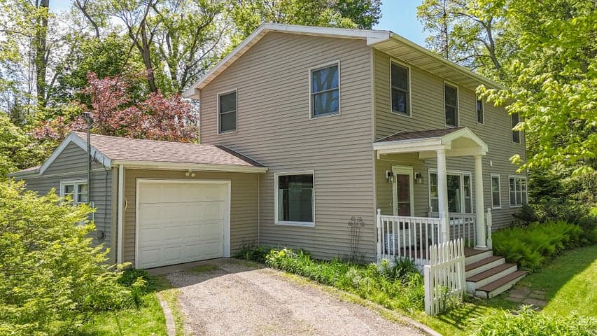 61100 Quinnesec Road, Cassopolis, MI 49031
