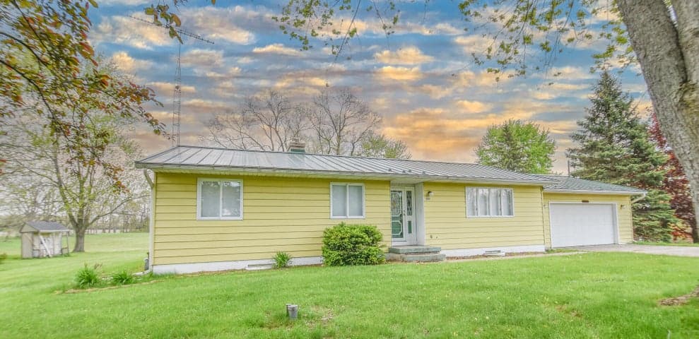 305 Ridge Road, Quincy, MI 49082