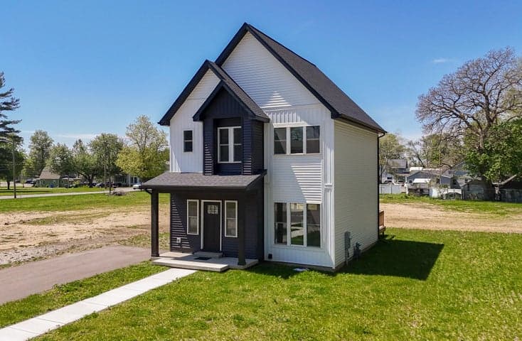 105 Lester Avenue, Dowagiac, MI 49047