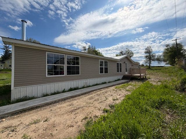 1040 Main Drive, Montgomery, MI 49255