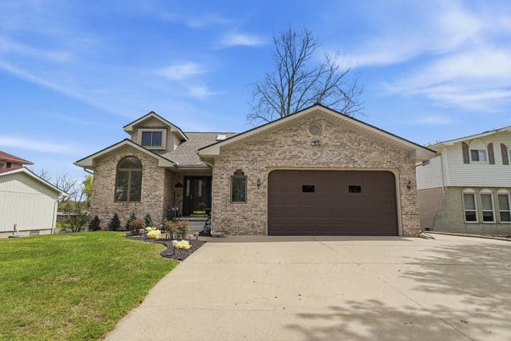 3750 Loch Drive, Highland, MI 48357