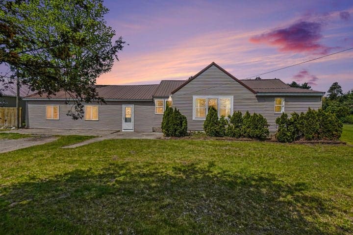 8025 S Warner Avenue, Fremont, MI 49412