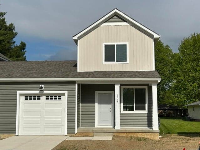 1025 Rebecca Street 15, Marshall, MI 49068