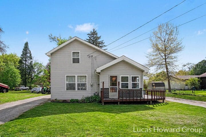 229 S Sherman Street, Sheridan, MI 48884