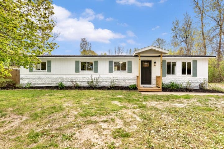 5684 142nd Avenue, Holland, MI 49423