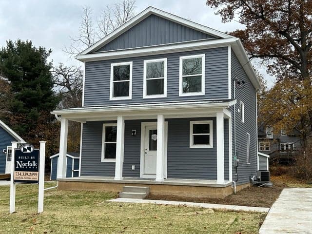 709 Lansing Avenue, Jackson, MI 49202