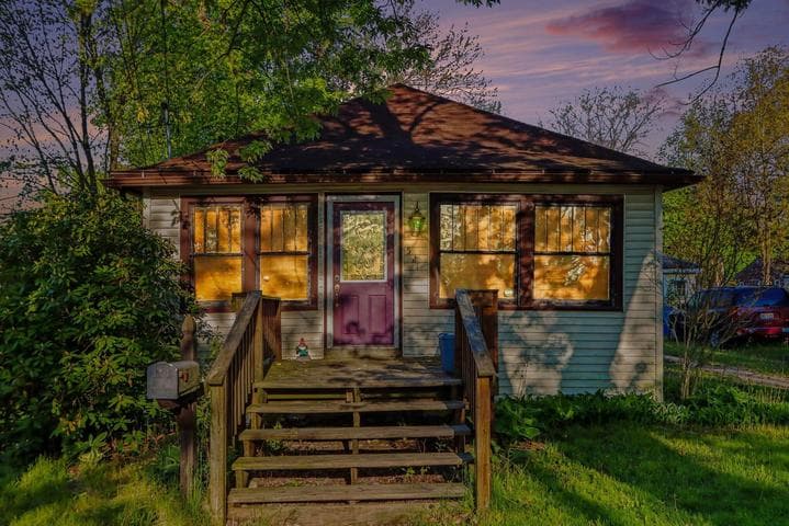 521 Gayle Avenue, Kalamazoo, MI 49048