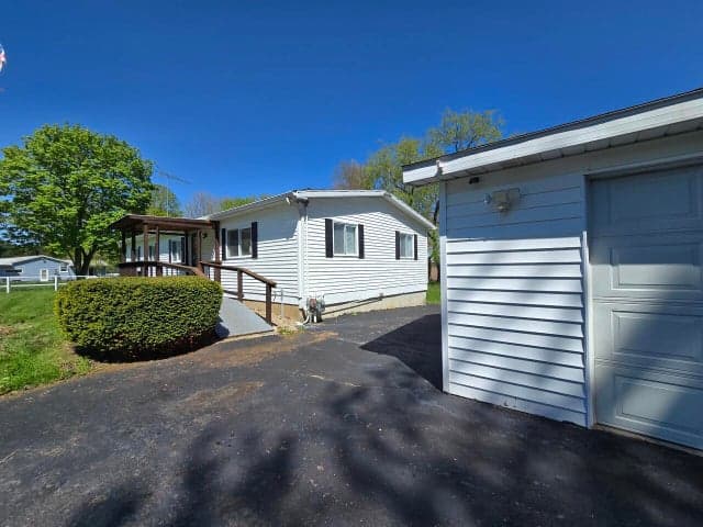 69617 Eisenhower Road, Sturgis, MI 49091