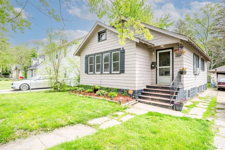 991 Ogden Avenue, Benton Harbor, MI 49022