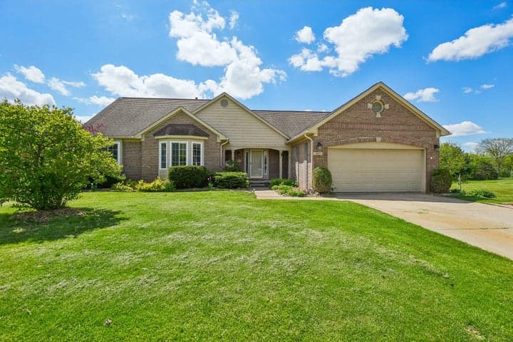 9001 N Pheasant Ridge, Saline, MI 48176