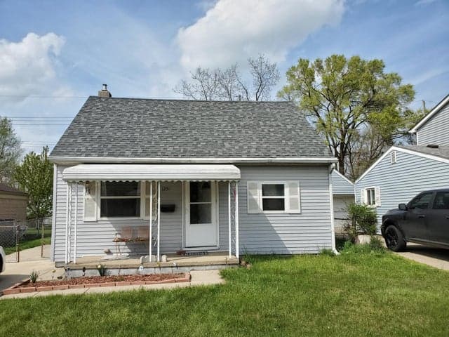 1251 E Kalama, Madison Heights, MI 48071
