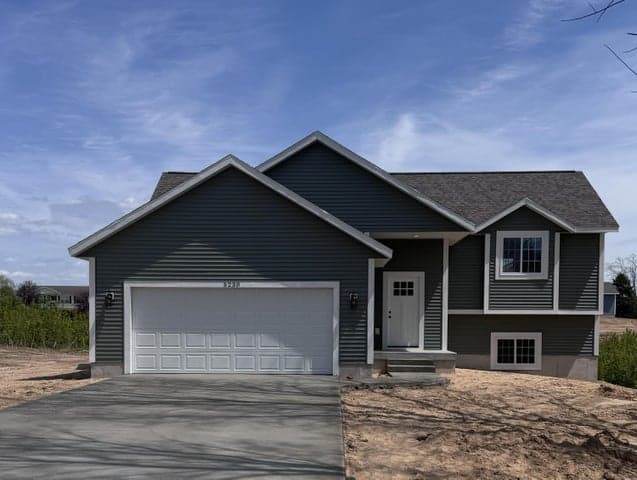 5230 S Columbine Lane, Fremont, MI 49412