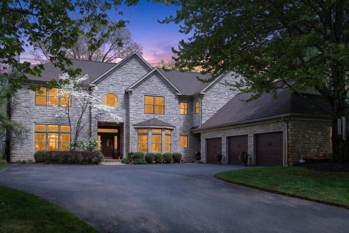 5069 Mountain Ridge Drive NE, Ada, MI 49301