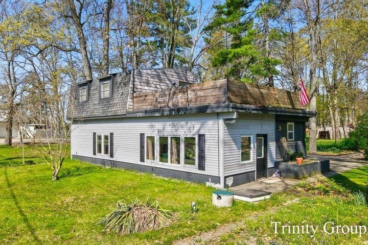 7615 S Croton Hardy Drive, Newaygo, MI 49337